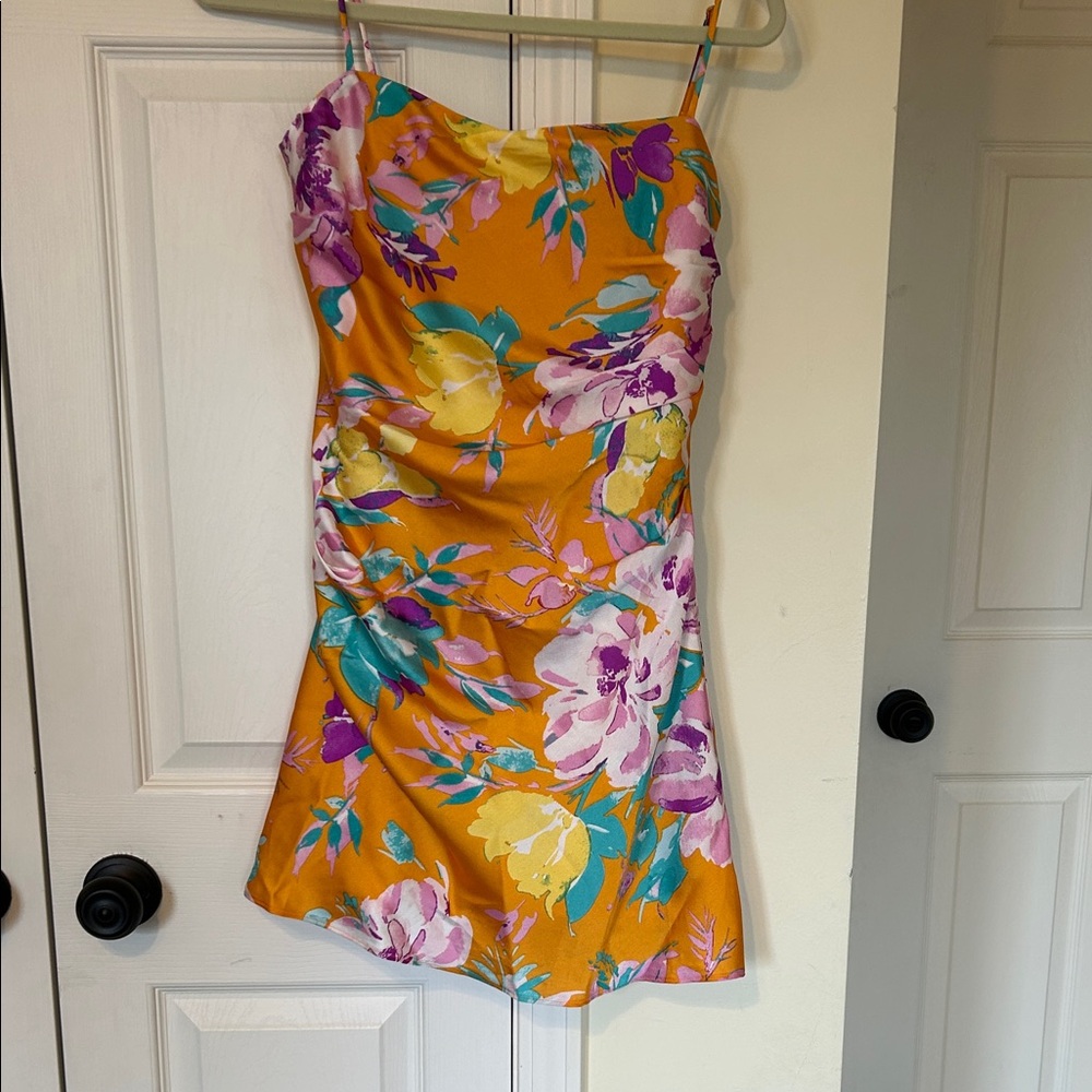 Astr the Label Cerinthe dress
Size XS